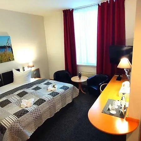 فندق Ringhotel Altstadt 4*